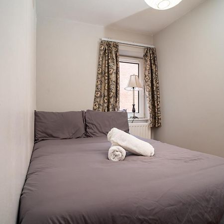3 Bedroom Central Apartment In Belfast City Centre Eksteriør billede