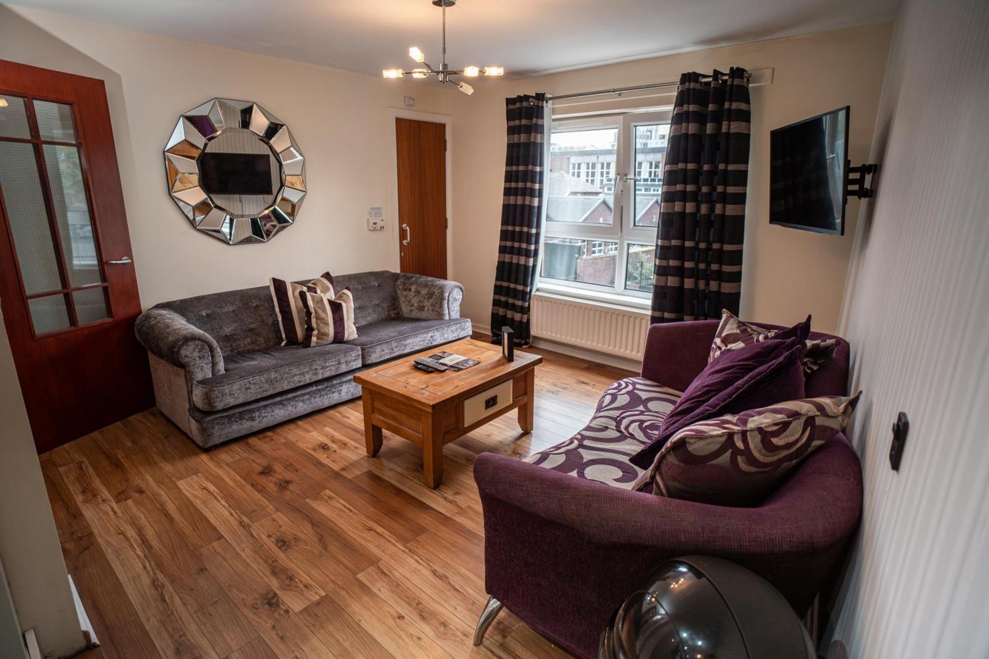 3 Bedroom Central Apartment In Belfast City Centre Eksteriør billede